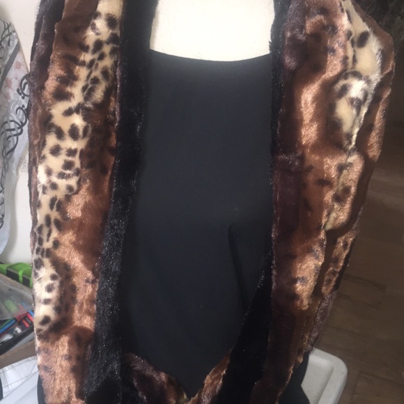 Faux Fur Shawl - Wrap - Picture 4 of 12